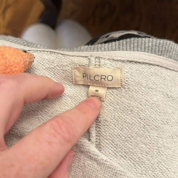 Pilcro ( Anthropologie) gray cropped sweatshirt, size medium - Picture 3 of 4